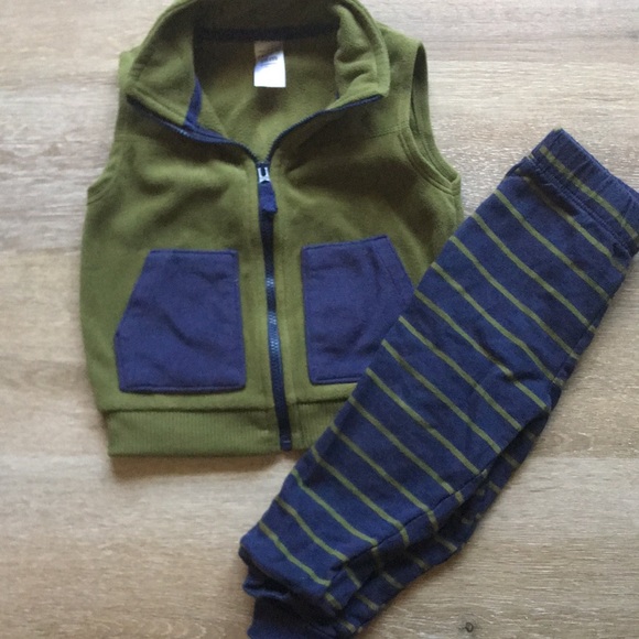 Navy and hunter green fleece vest with pants 18mon - Picture 3 of 3